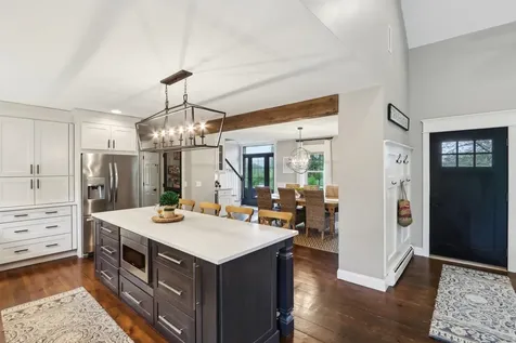 53 Winnicutt Road Stratham NH 03885