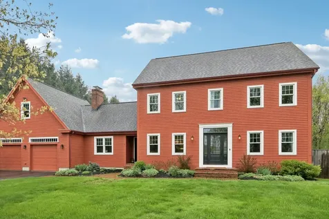 53 Winnicutt Road Stratham NH 03885