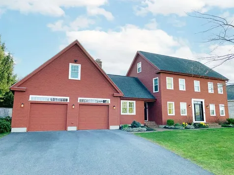 53 Winnicutt Road Stratham NH 03885
