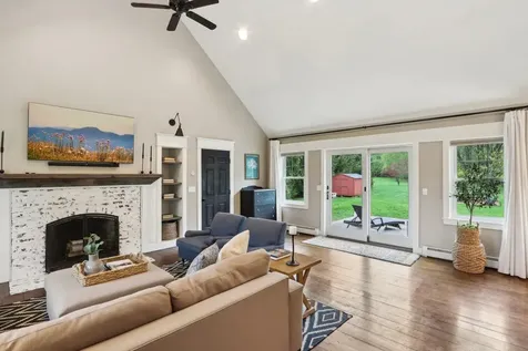53 Winnicutt Road Stratham NH 03885