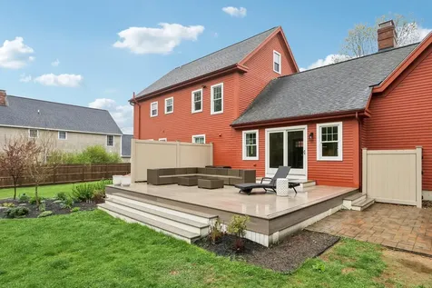 53 Winnicutt Road Stratham NH 03885