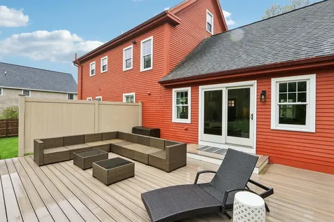 53 Winnicutt Road Stratham NH 03885