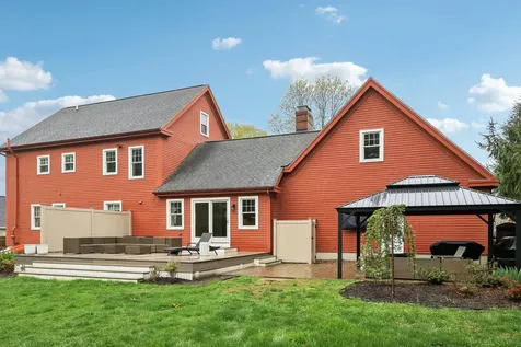 53 Winnicutt Road Stratham NH 03885