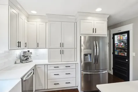 53 Winnicutt Road Stratham NH 03885