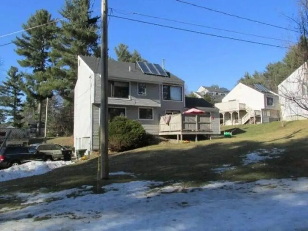 8 Althea Lane Nashua NH 03062