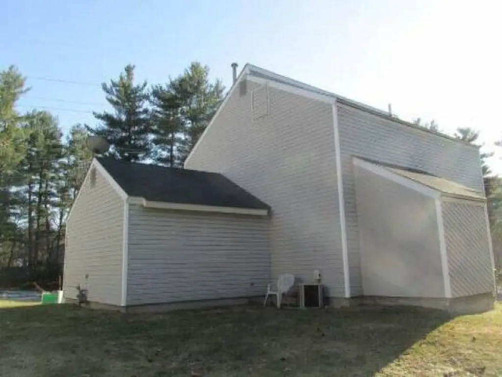 8 Althea Lane Nashua NH 03062