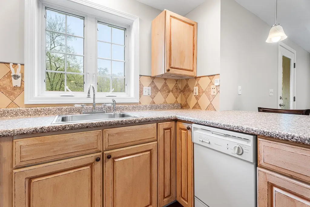 70 Pond Street Salem NH 03079