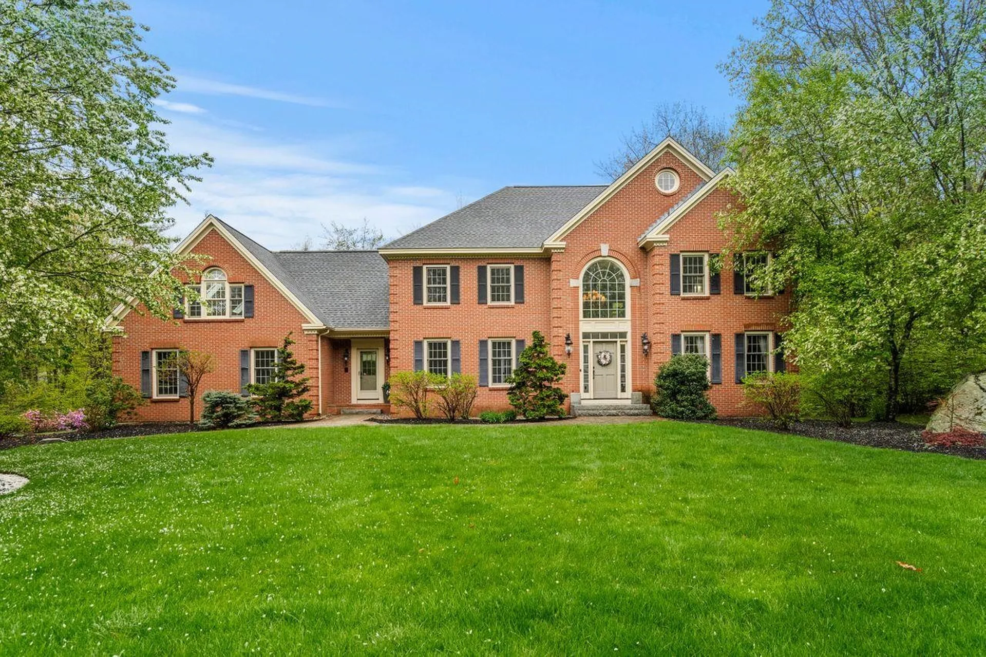 12 Mcintosh Lane Bedford NH 03110