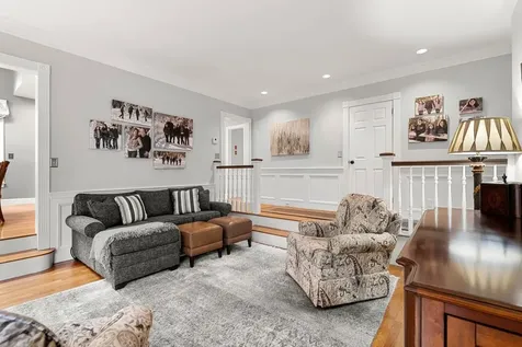12 Mcintosh Lane Bedford NH 03110