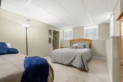 12 Mcintosh Lane Bedford NH 03110