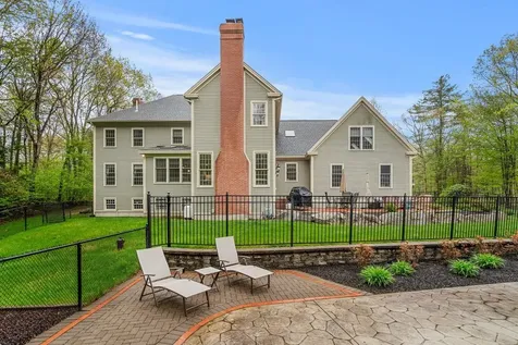 12 Mcintosh Lane Bedford NH 03110