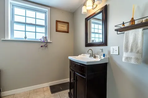 2 Kitteridge Square Newmarket NH 03857