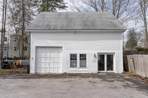 2 Kitteridge Square Newmarket NH 03857
