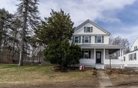 2 Kitteridge Square Newmarket NH 03857