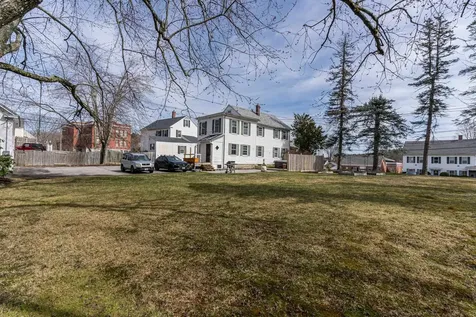 2 Kitteridge Square Newmarket NH 03857