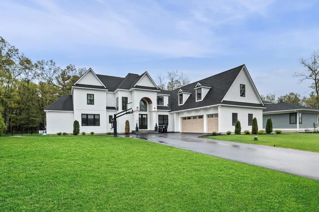 15 Highclere Road Windham NH 03087