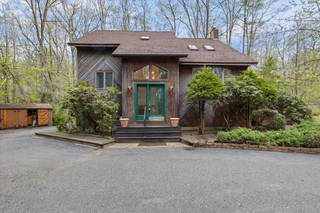 11 Mccarthy Anna Road Wolfeboro NH 03894