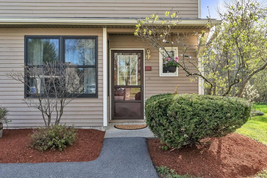 L9 Stonehedge Drive South Burlington VT 05403