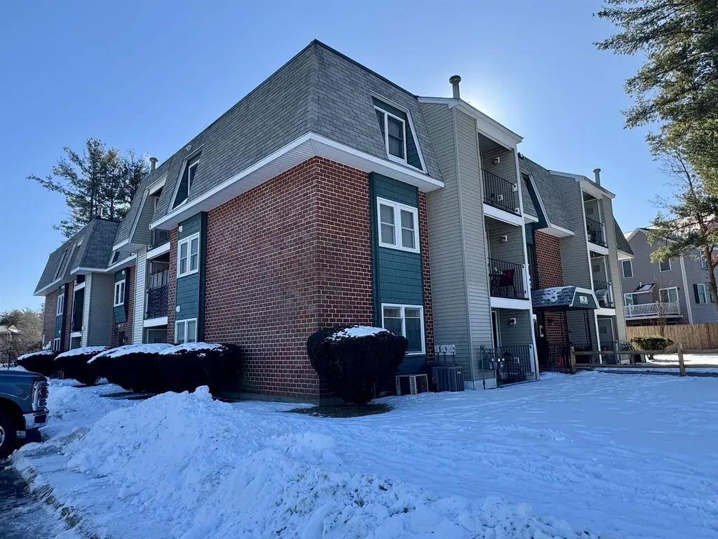 2 Roedean Drive Nashua NH 03063