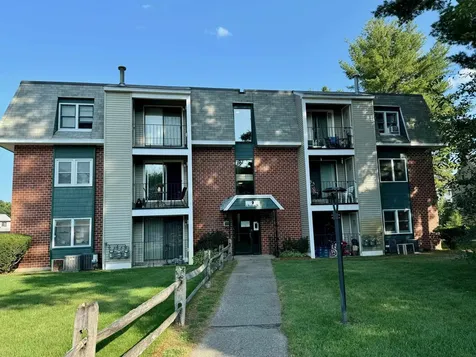 2 Roedean Drive Nashua NH 03063