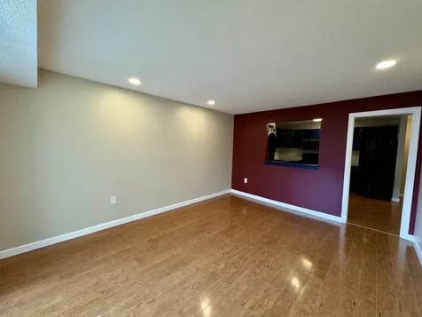2 Roedean Drive Nashua NH 03063