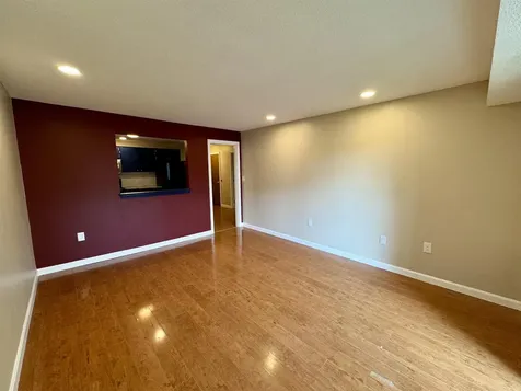 2 Roedean Drive Nashua NH 03063