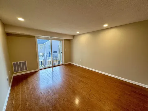 2 Roedean Drive Nashua NH 03063