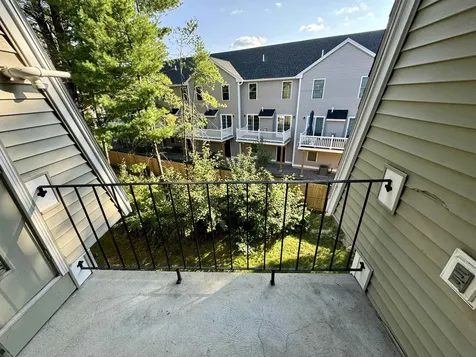 2 Roedean Drive Nashua NH 03063