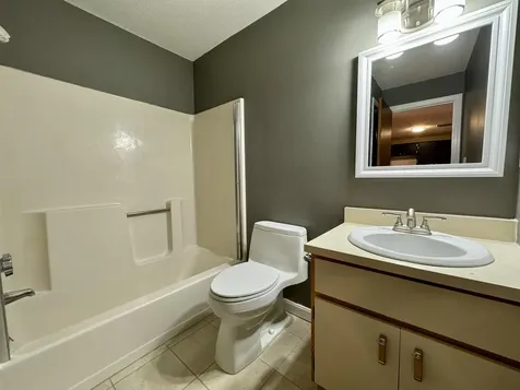 2 Roedean Drive Nashua NH 03063