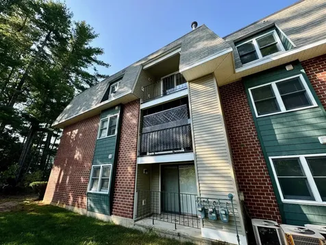 2 Roedean Drive Nashua NH 03063