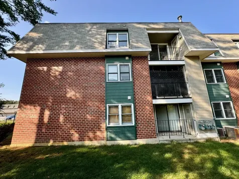2 Roedean Drive Nashua NH 03063