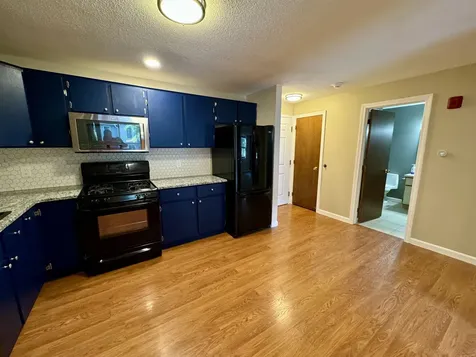 2 Roedean Drive Nashua NH 03063