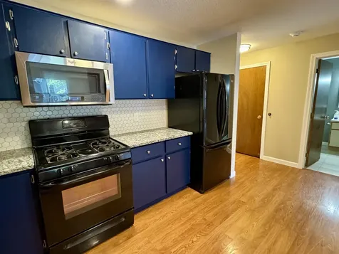2 Roedean Drive Nashua NH 03063
