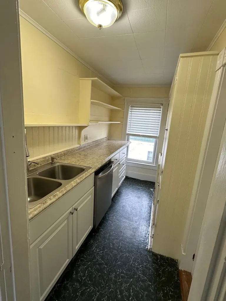 22 Roxbury Court Keene NH 03431