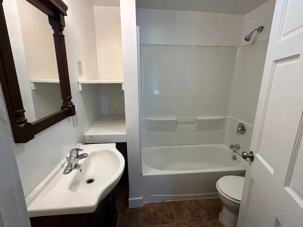 22 Roxbury Court Keene NH 03431