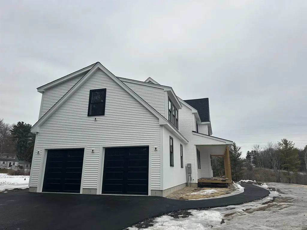 253 Amesbury Road Kensington NH 03833