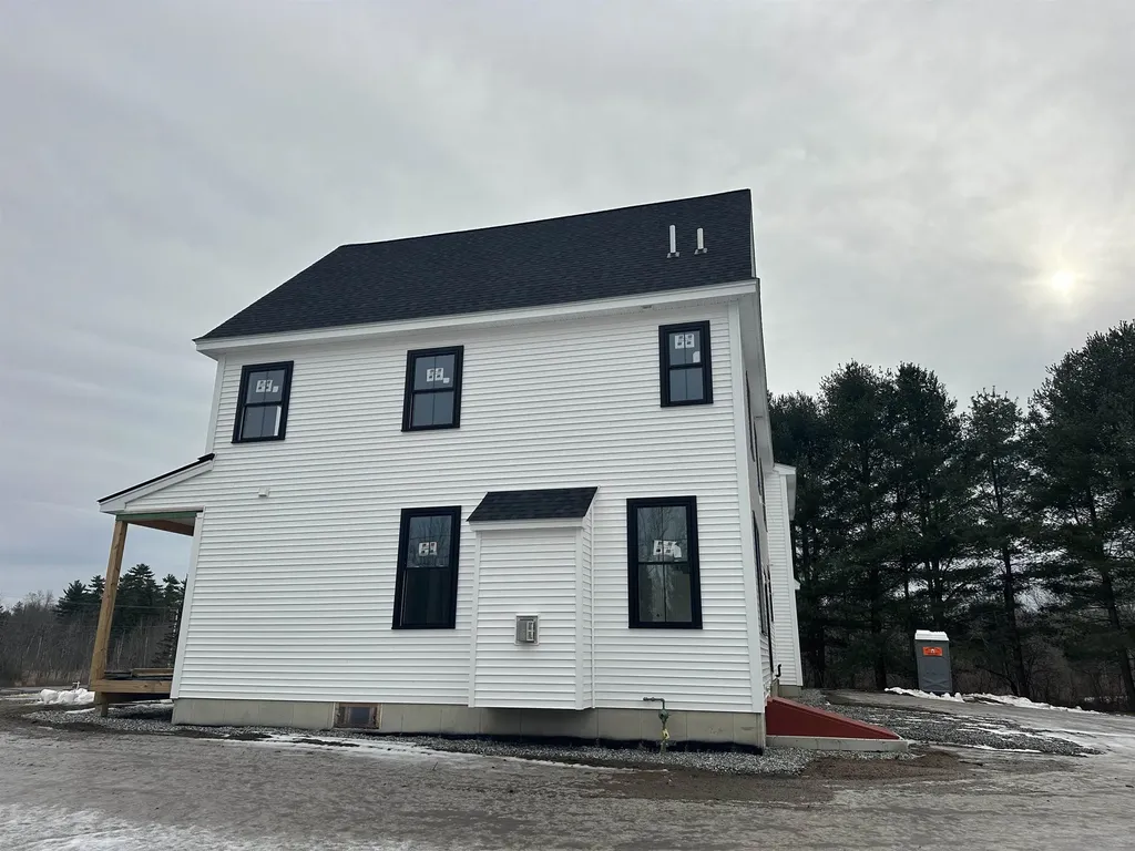 253 Amesbury Road Kensington NH 03833