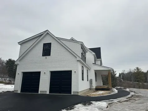 253 Amesbury Road Kensington NH 03833