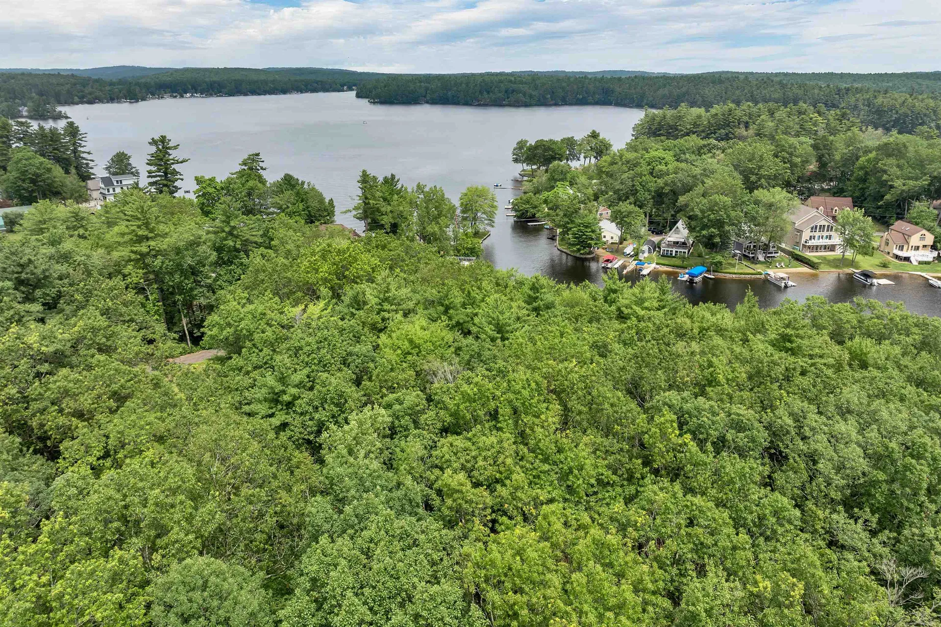 19 Whitneys Grove Road Derry NH 03038