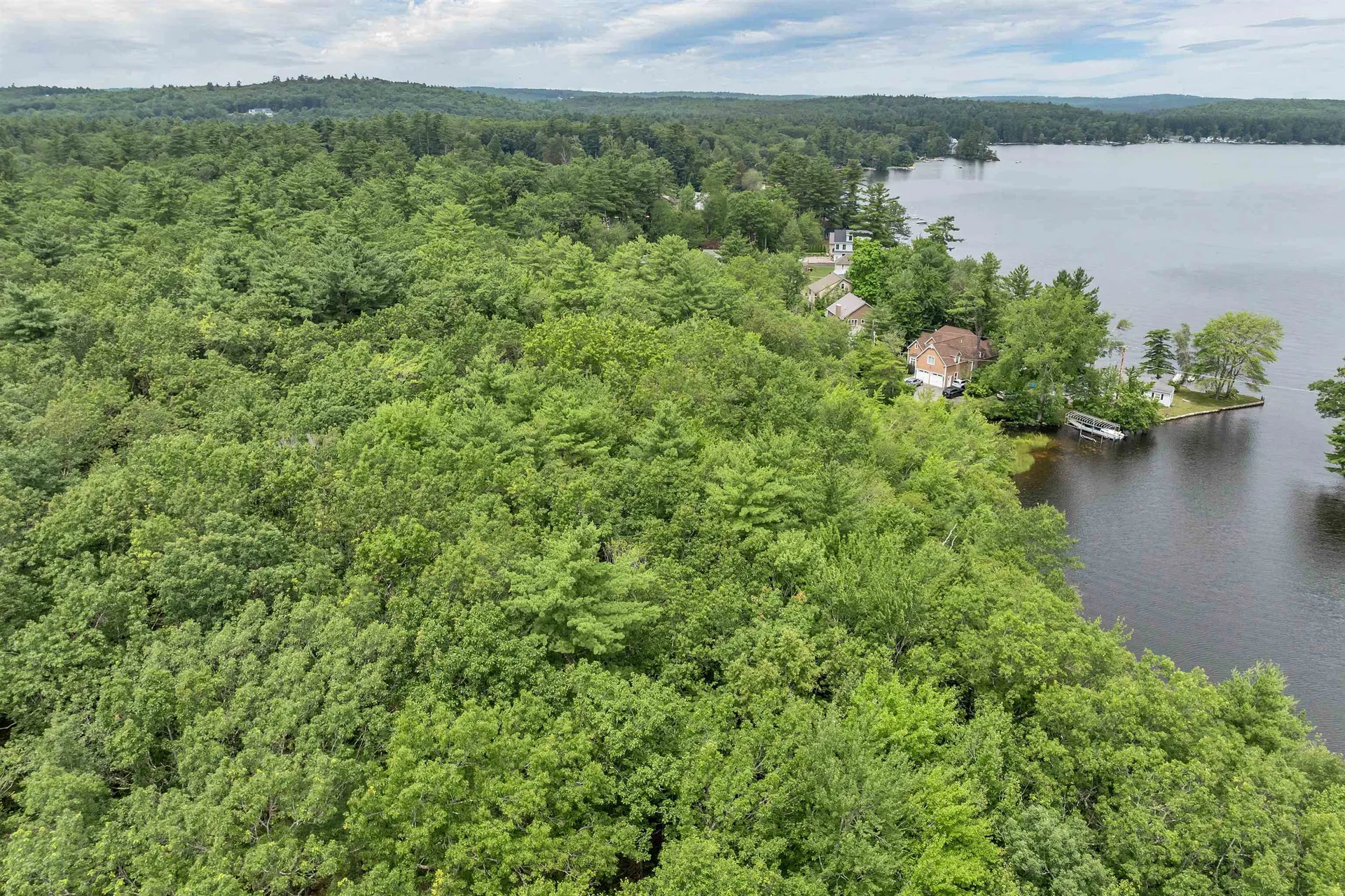 19 Whitneys Grove Road Derry NH 03038