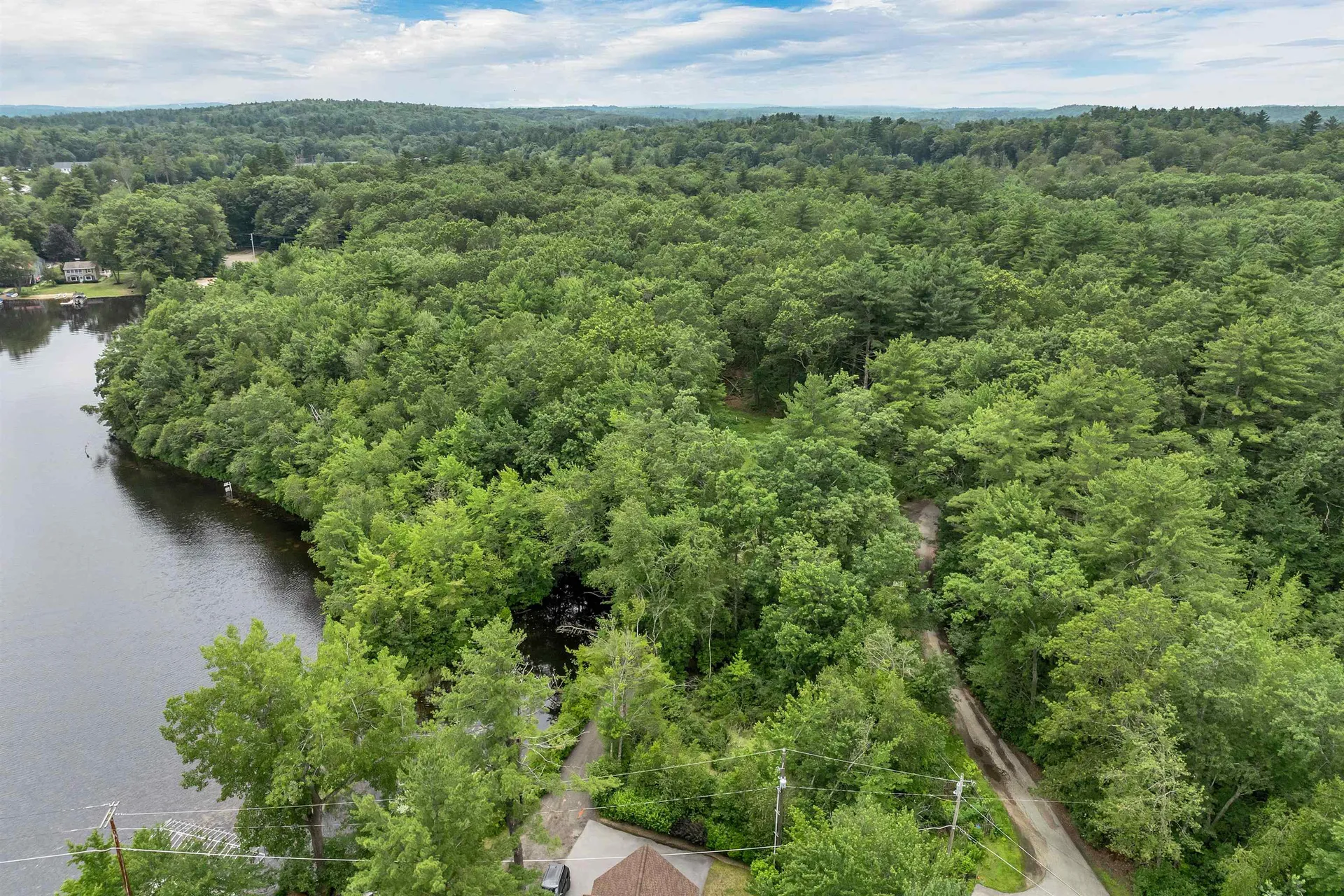 19 Whitneys Grove Road Derry NH 03038