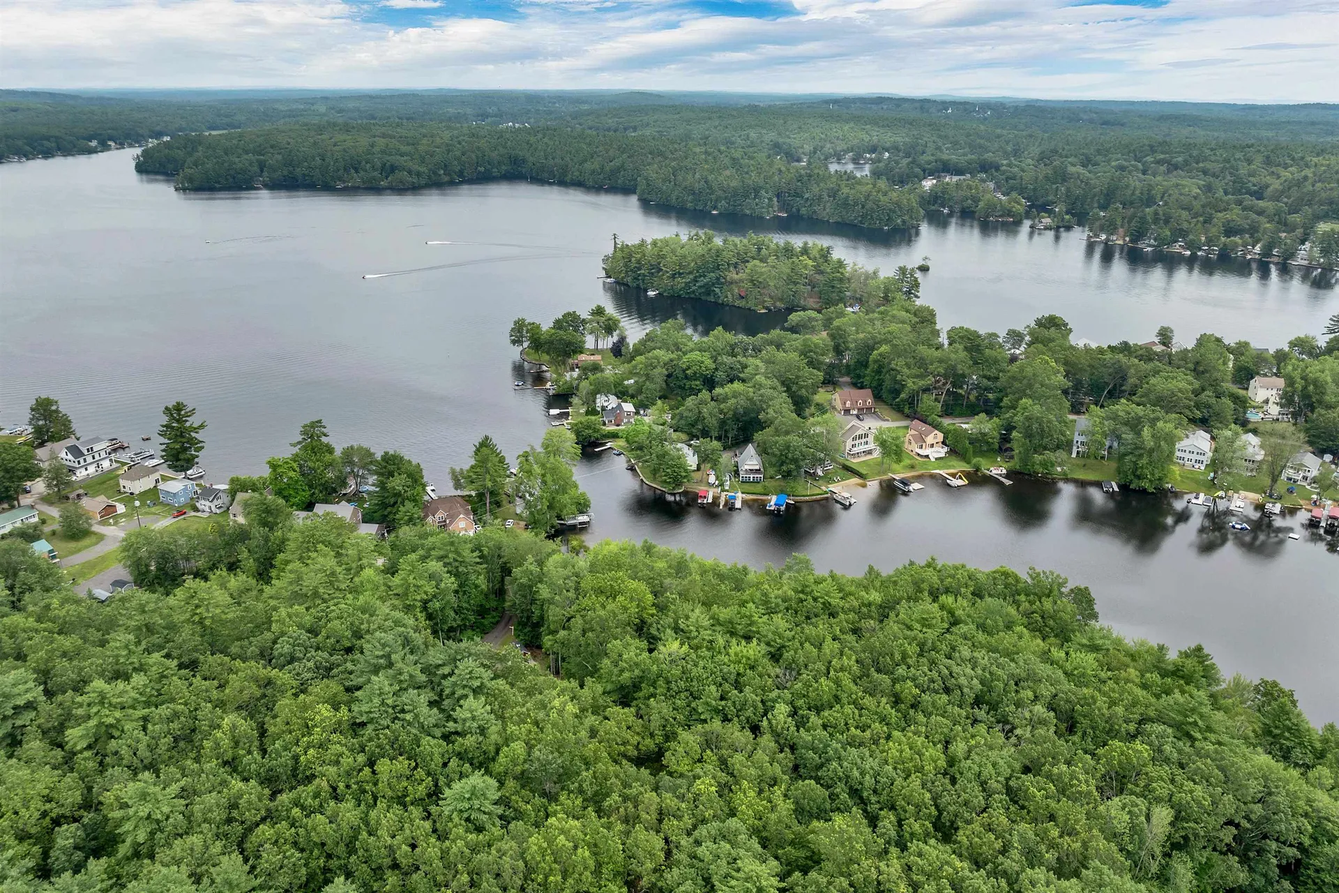 19 Whitneys Grove Road Derry NH 03038