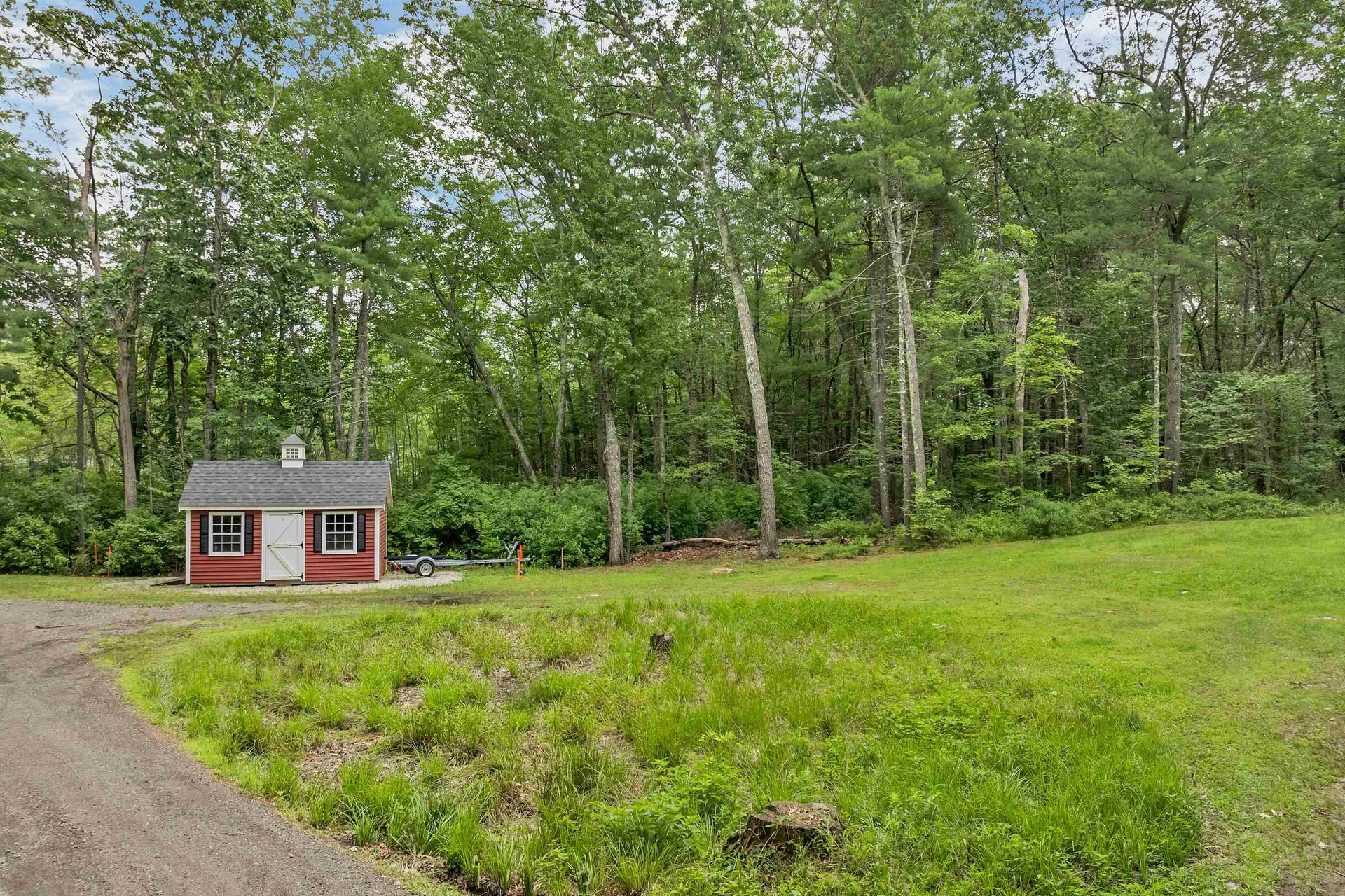 19 Whitneys Grove Road Derry NH 03038