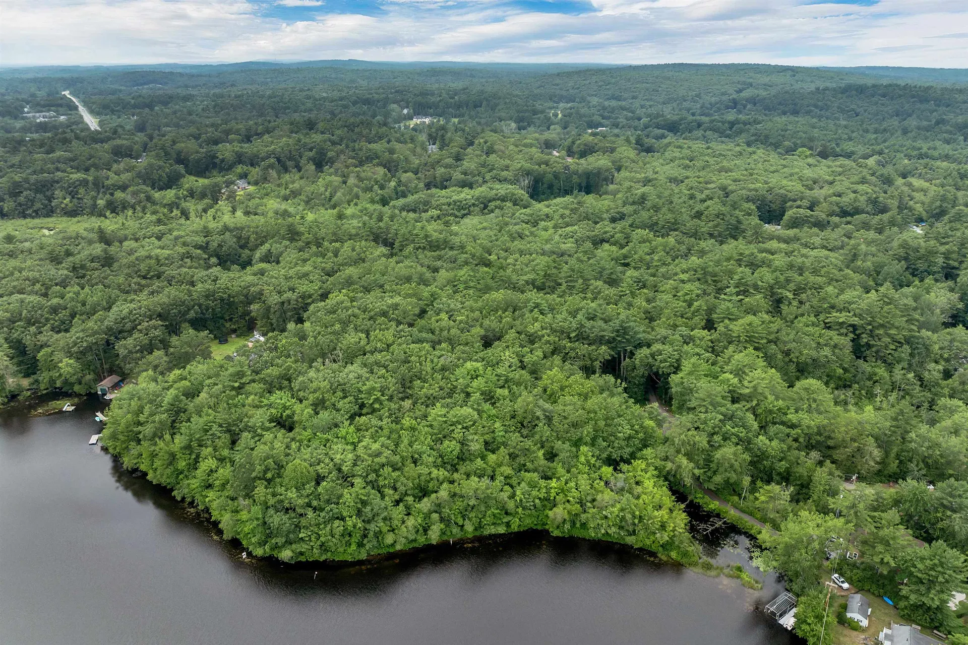 19 Whitneys Grove Road Derry NH 03038