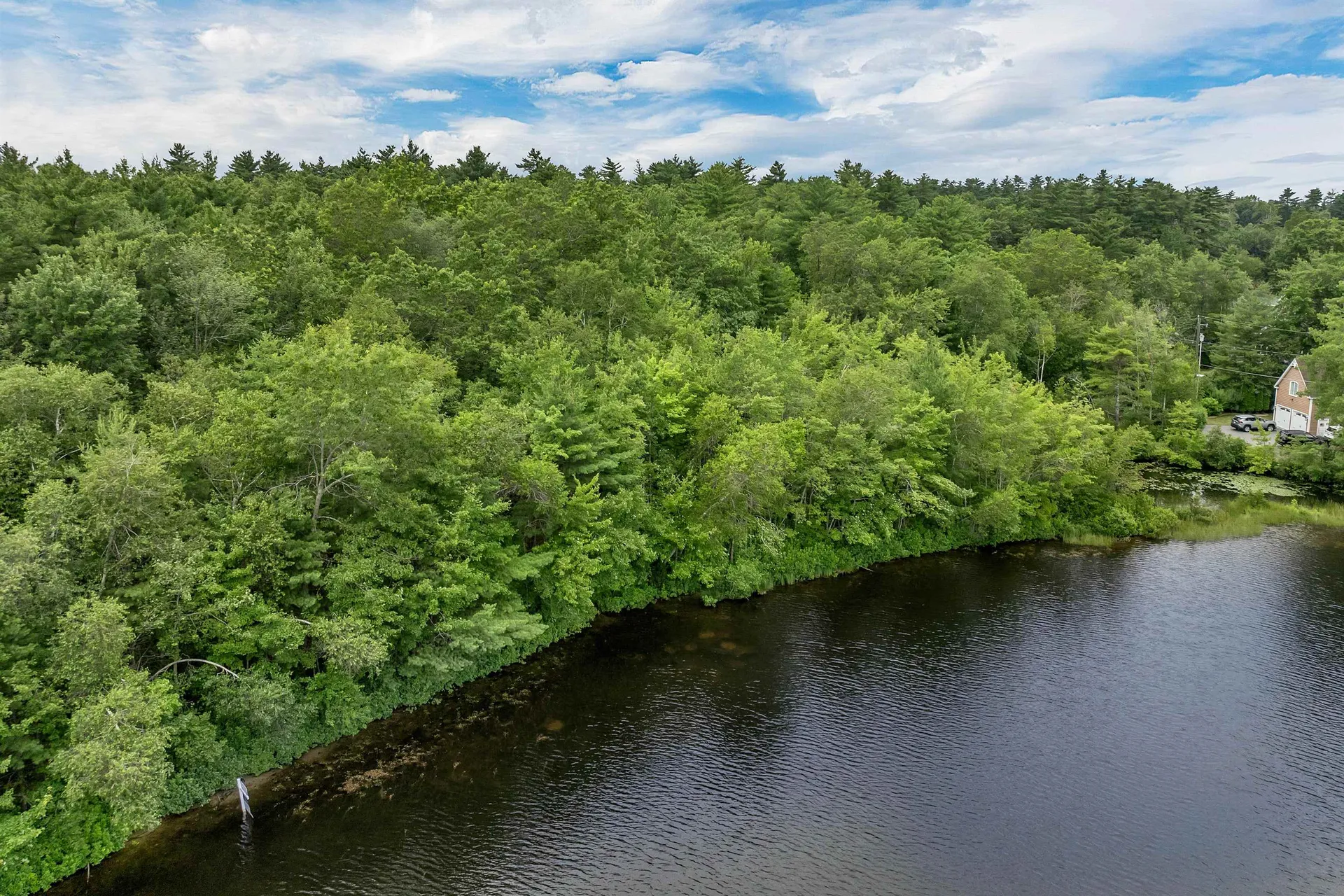 19 Whitneys Grove Road Derry NH 03038