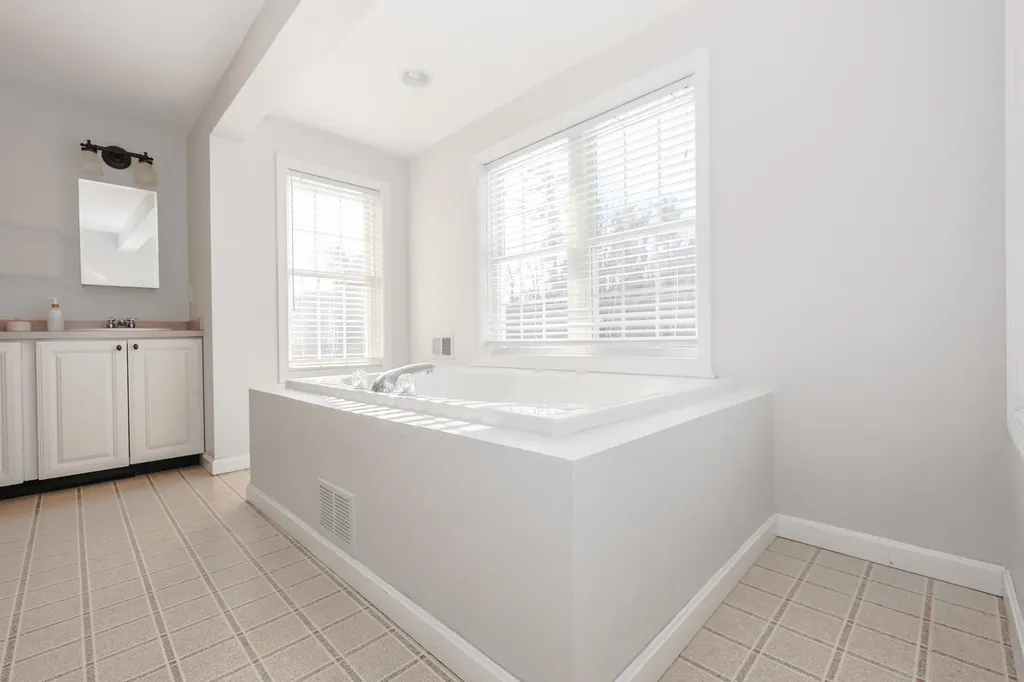 270 Kennedy Hill Road Goffstown NH 03045