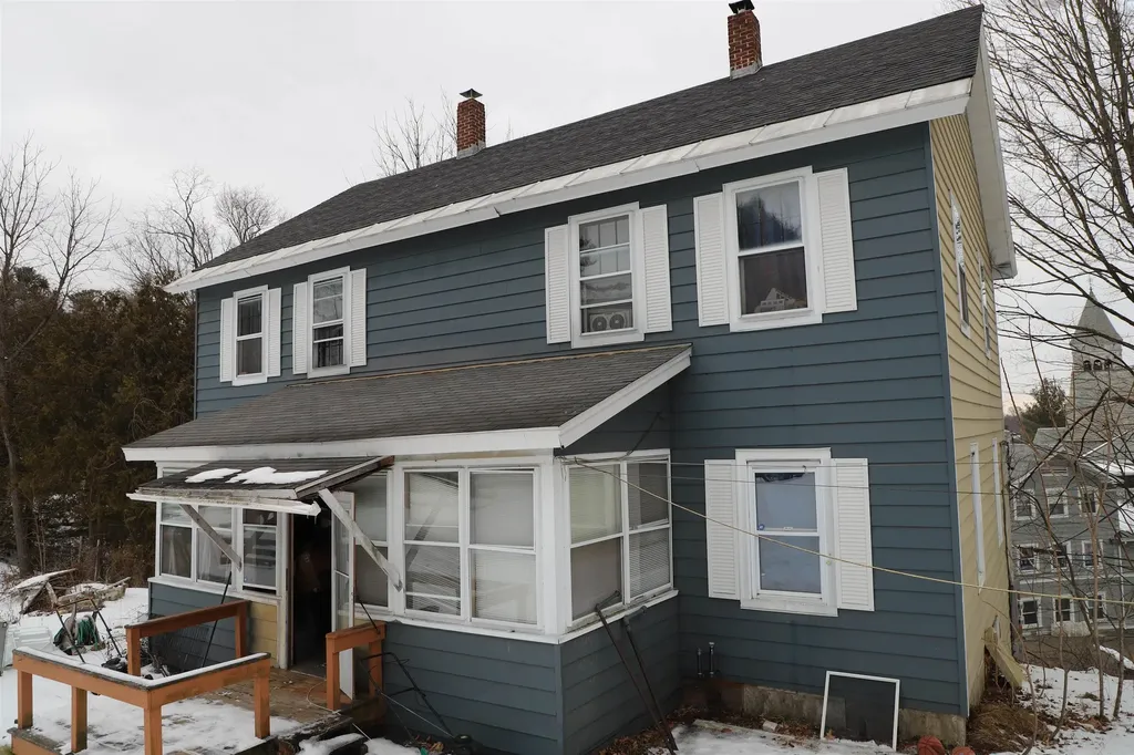 8-10 Powers Square Proctor VT 05765