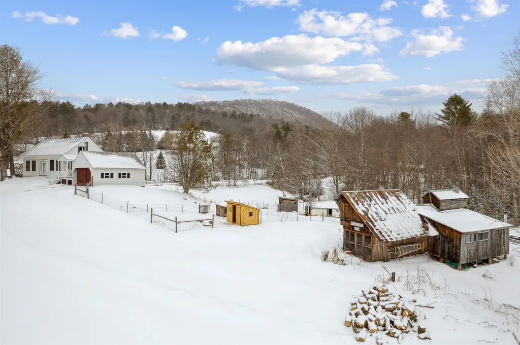 5096 Vt 113 Vershire VT 05079