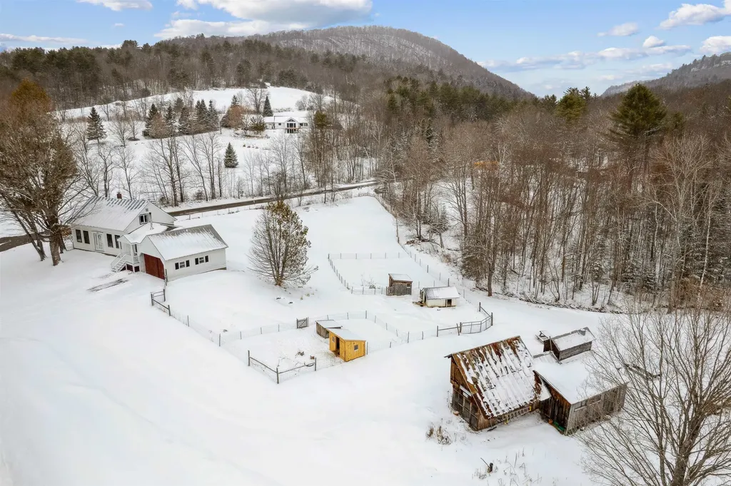 5096 Vt 113 Vershire VT 05079