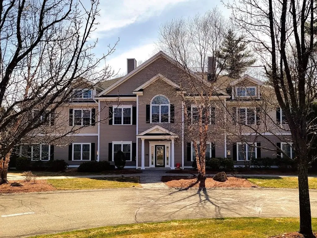 55 Roundabout Way Manchester NH 03102